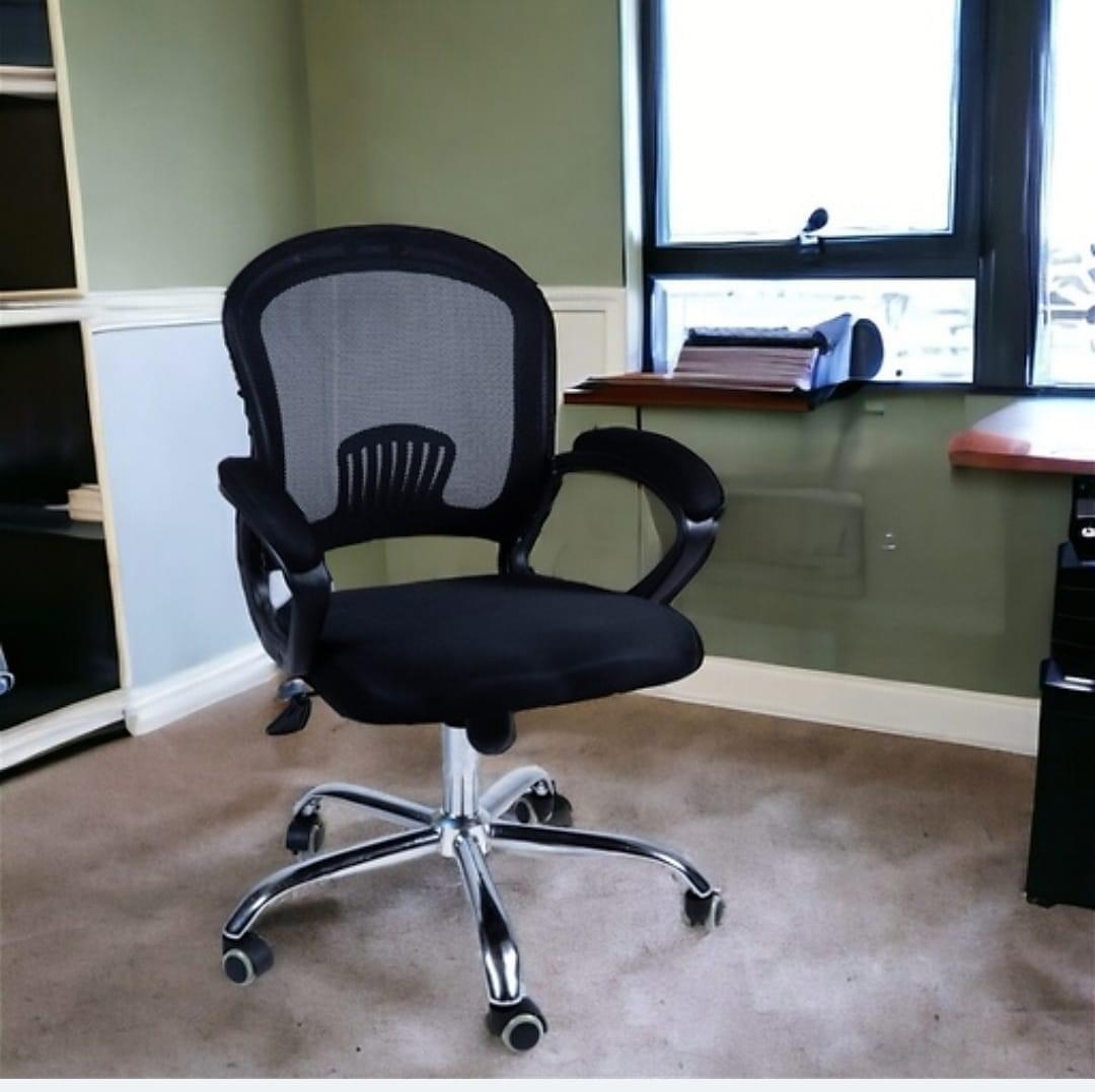 كرسي مكتب متحرك بقاعدة كروم