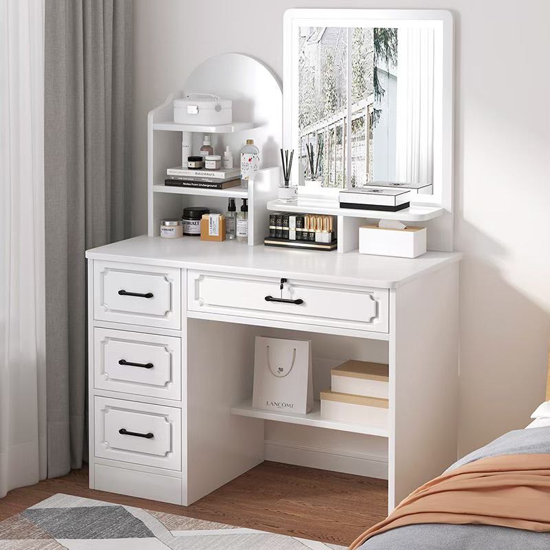 تسريحة فاخرة بمرآة مضيئة