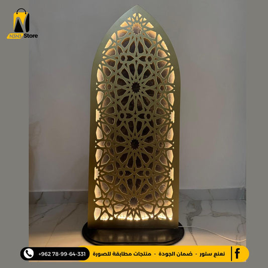 محراب بزخرفة اسلامية بإنارة